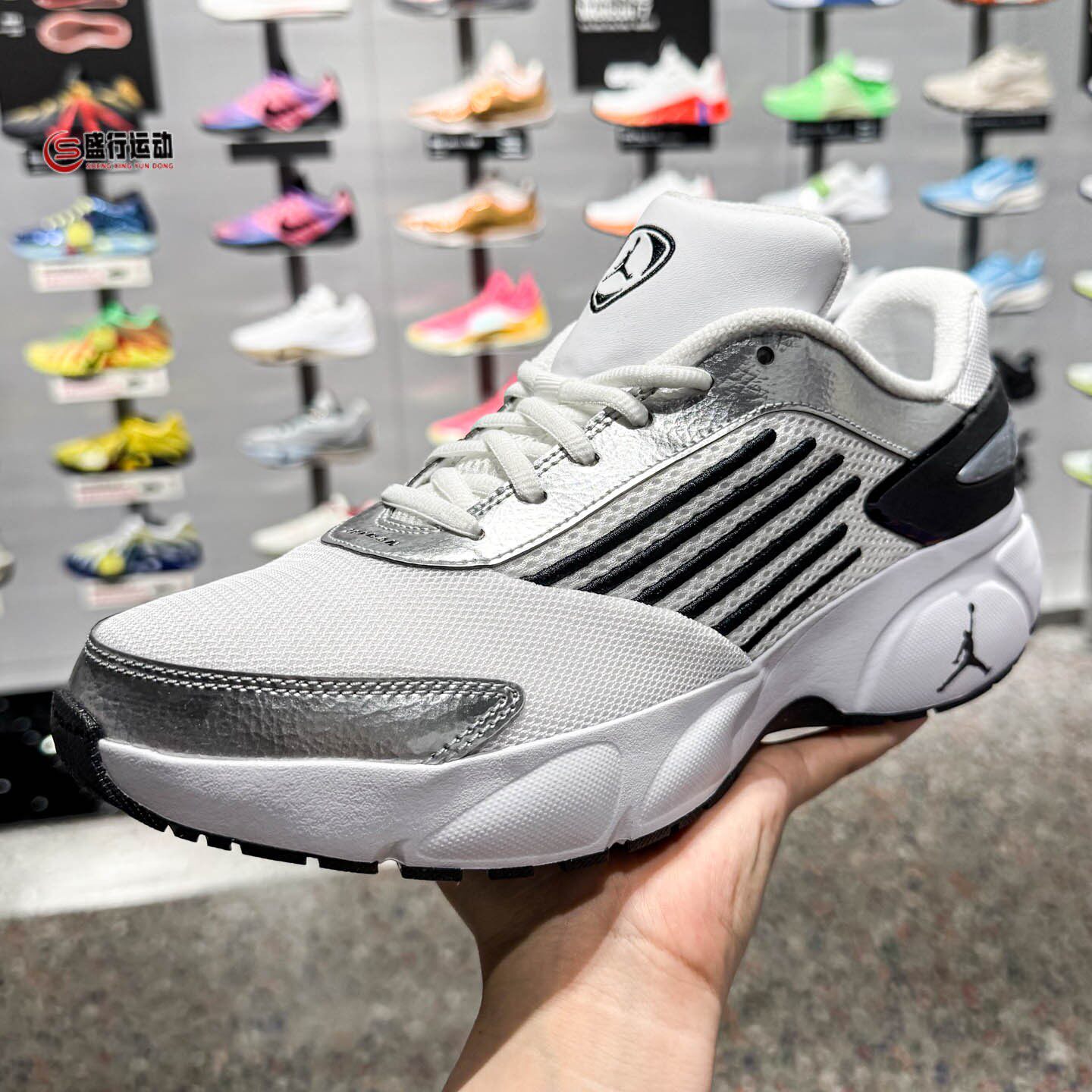 Nike耐克男鞋2026夏新款Jordan经典百搭透气耐磨运动鞋IR2281-100