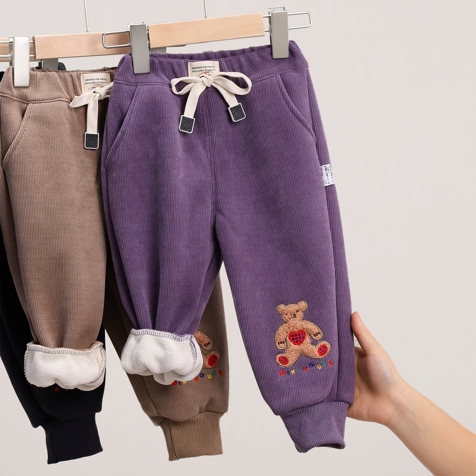 儿童秋冬可爱小熊条绒裤