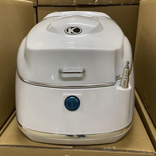新来客Like150摩托车后尾箱