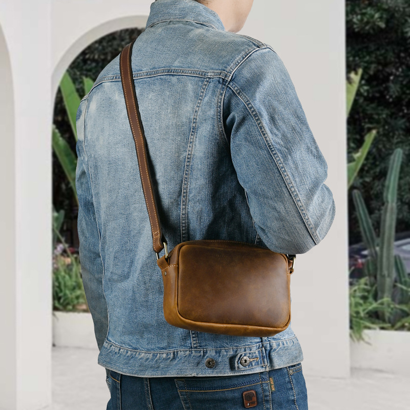 古潮客斜挎包男款疯马皮单肩包男包真皮复古斜挎手机小包邮差