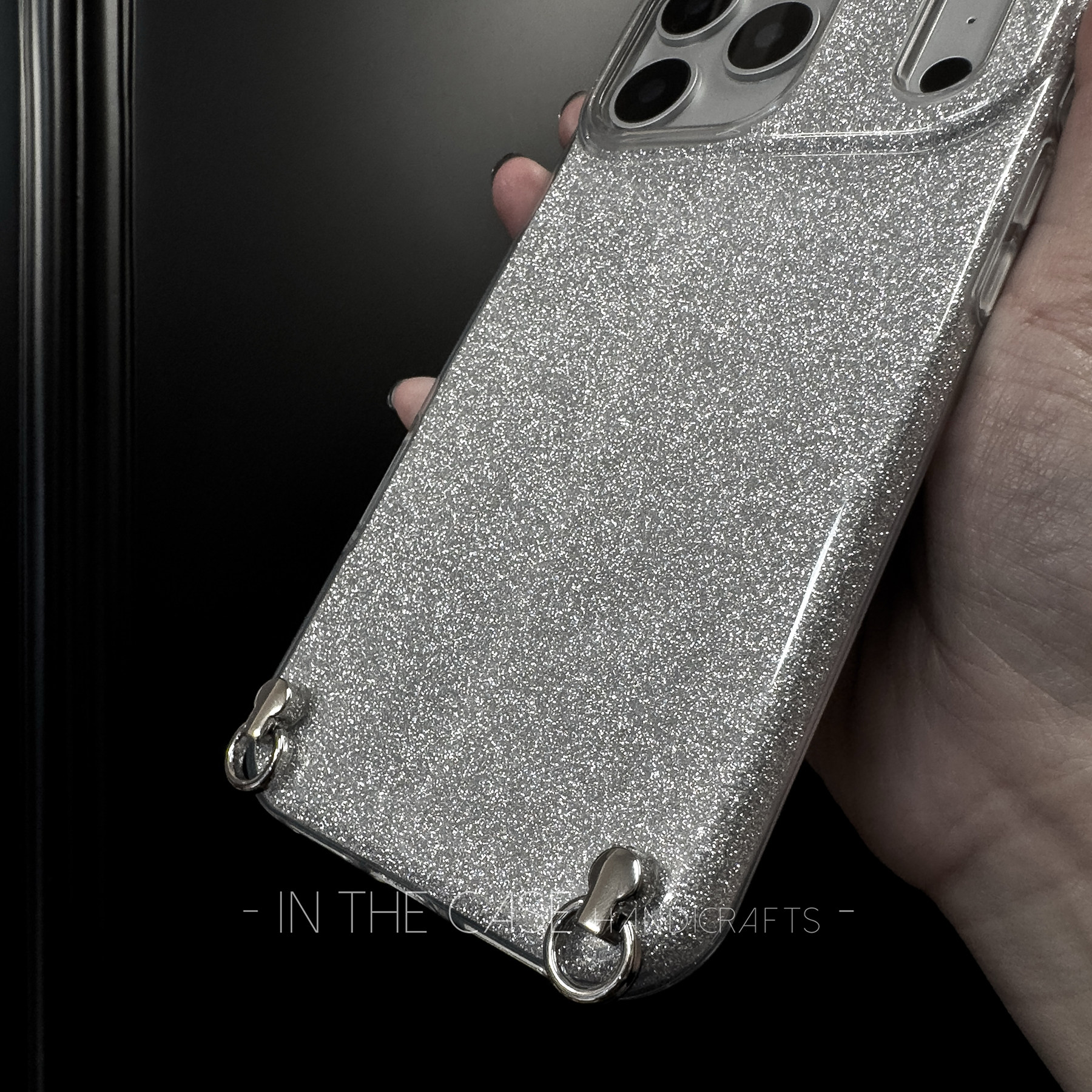 苹果17带挂钩可挂链防摔手机壳