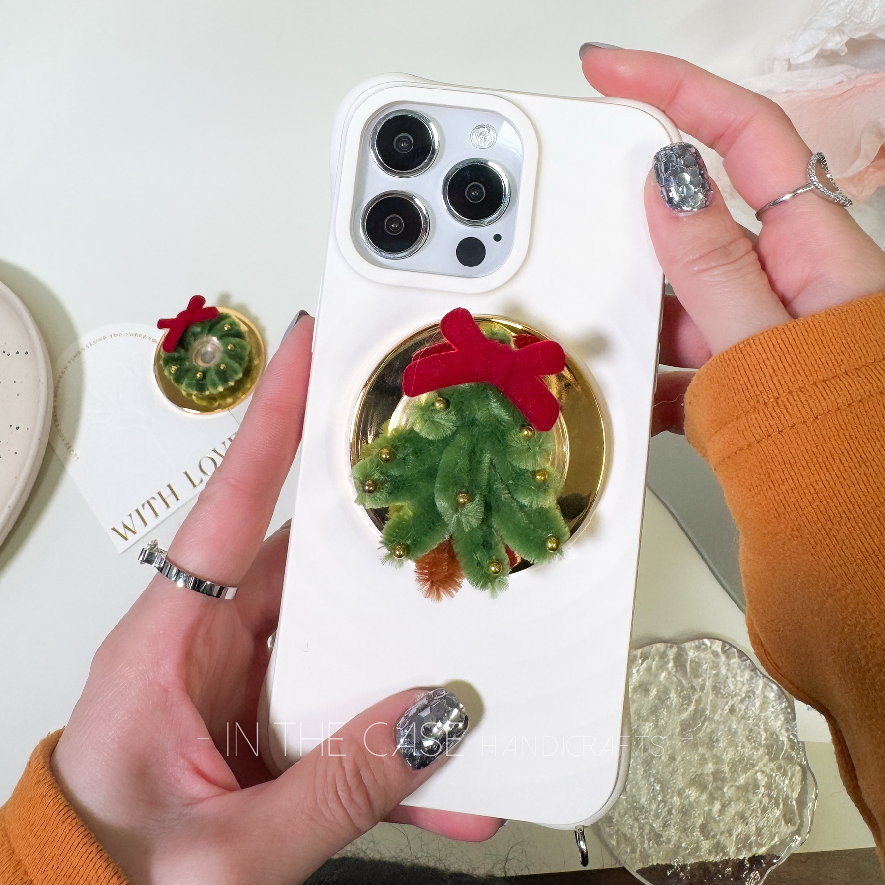 毛绒圣诞树花环造型磁吸手机支架