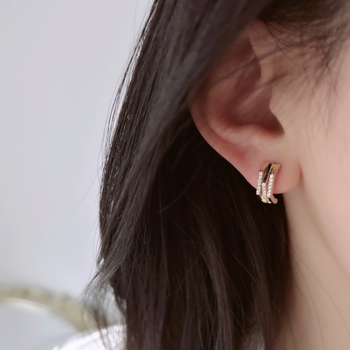 锆石微镶闪钻半弧形无耳洞蚊香盘耳夹女精致高级感气质无痛耳饰新