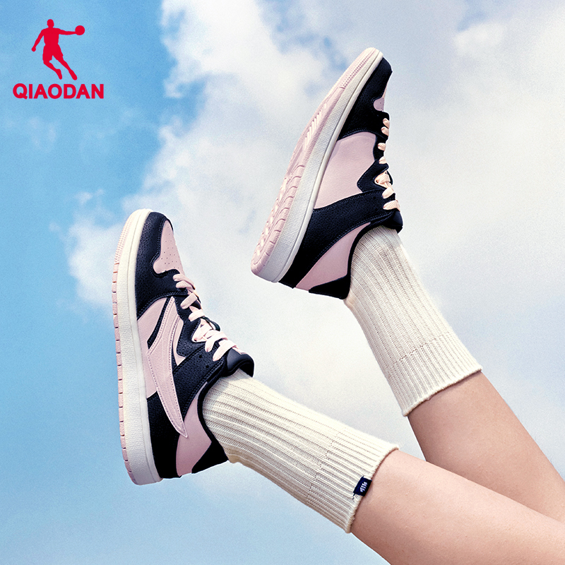 乔丹薄底鞋板鞋女旗舰店正品新款学生运动休闲鞋轻便百搭橡胶黑粉