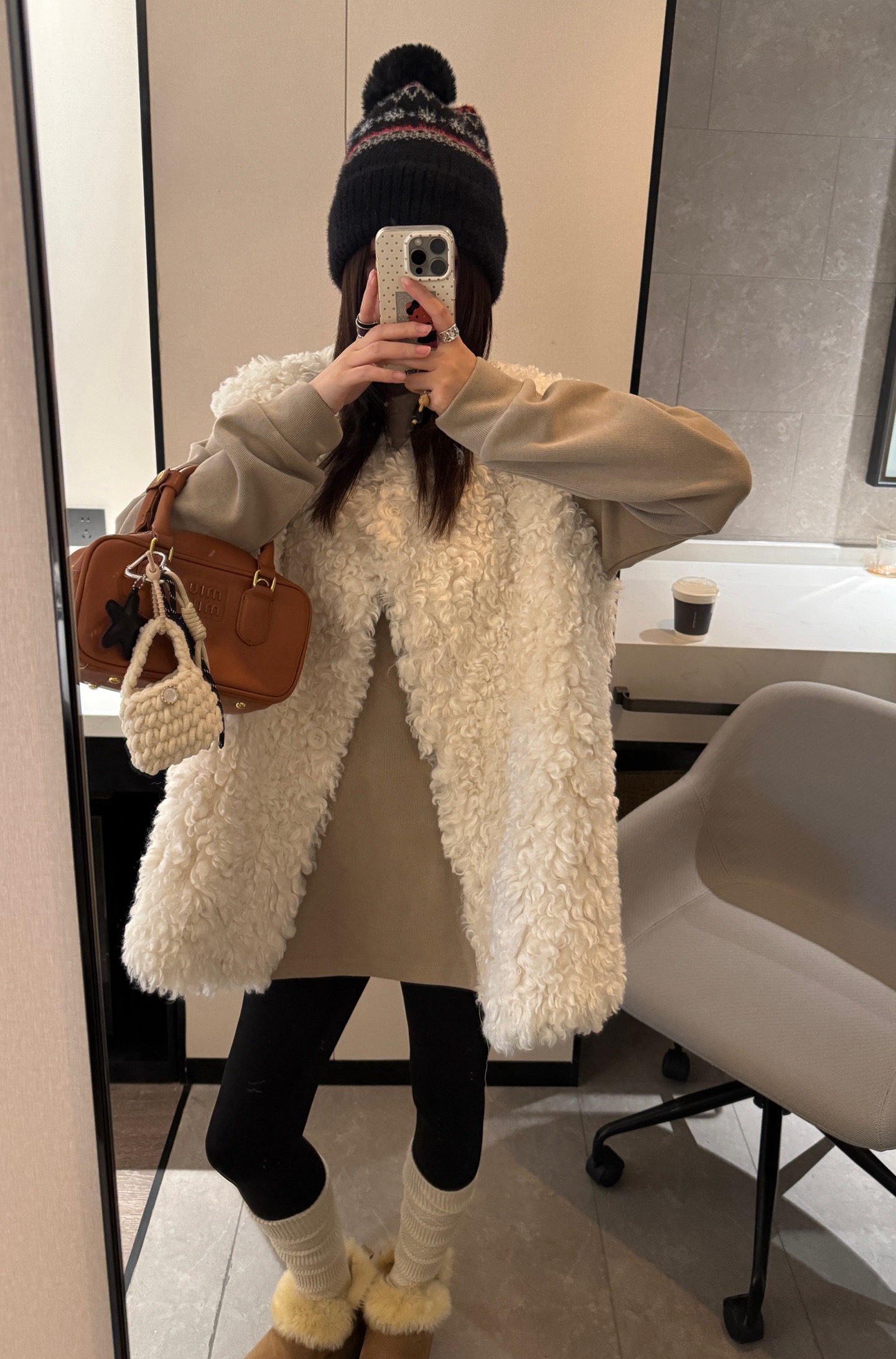 2025秋冬新款羊羔毛加厚短款马甲外套女百搭宽松羊卷毛背心坎肩