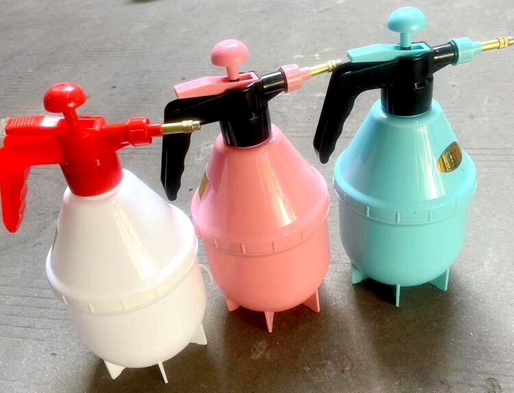 市下牌手持气压喷水壶0.8L  1.5L消毒圈铜头花洒壶喷水壶喷雾器