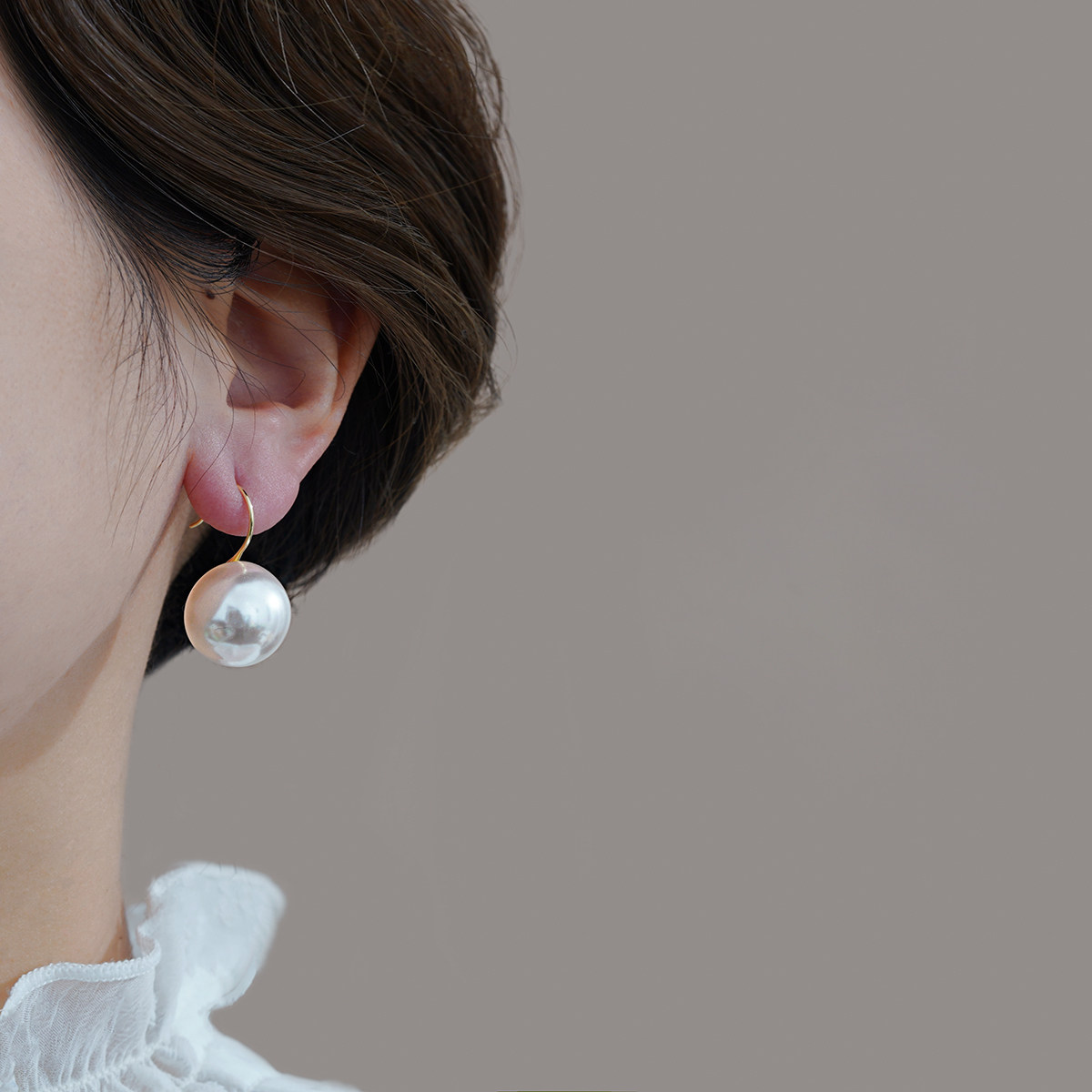 施家大珍珠耳钉轻奢高级感名媛风耳环法式赫本风耳饰通勤百搭耳钩