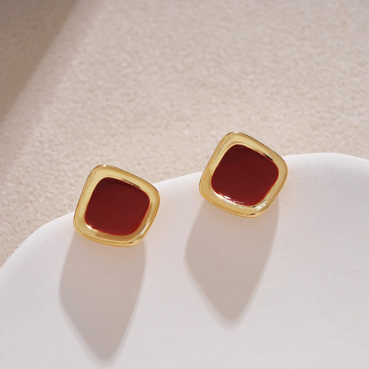 法式复古小众金色深红方形耳钉红色高级感气质百搭耳饰秋冬新款女,饰品/流行首饰/时尚饰品新,耳钉,淘宝优惠券,粉丝福利购,淘宝优惠卷