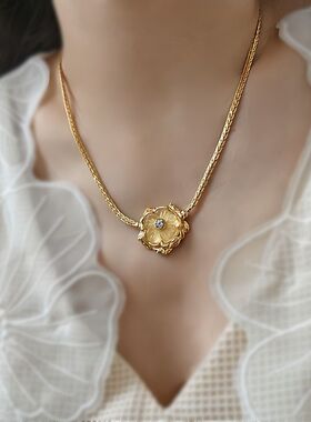 LusaLizz金色琉璃花朵吊坠项链