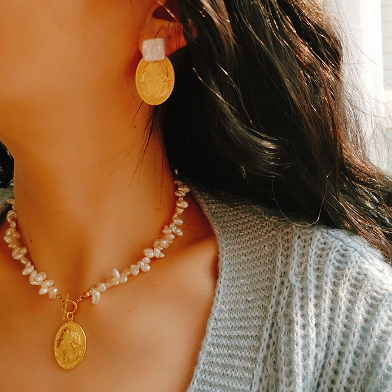 法式复古哑光金美人头珍珠项链