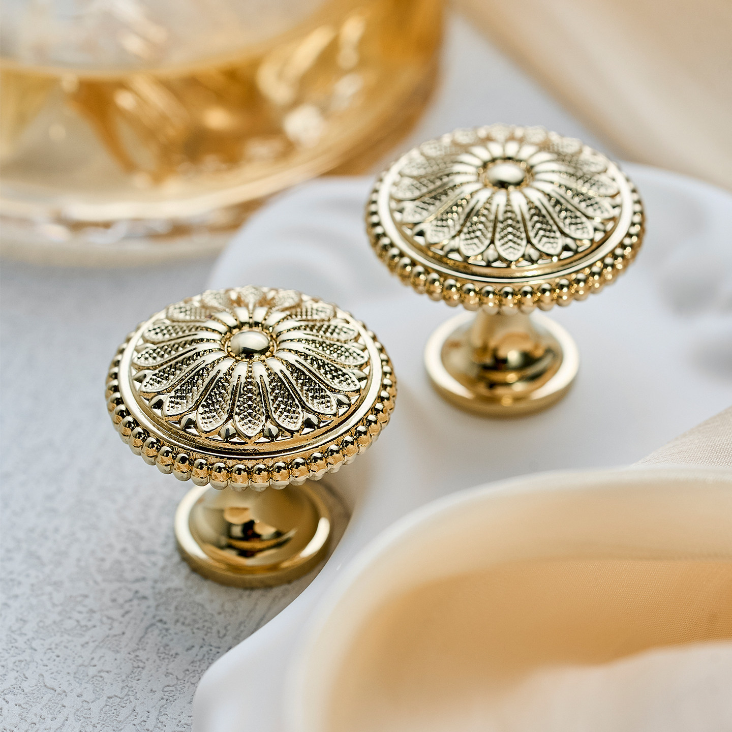 屿铜法式黄铜柜门拉手抽屉衣柜橱柜鞋柜家具高档雕花电镀柜子把手