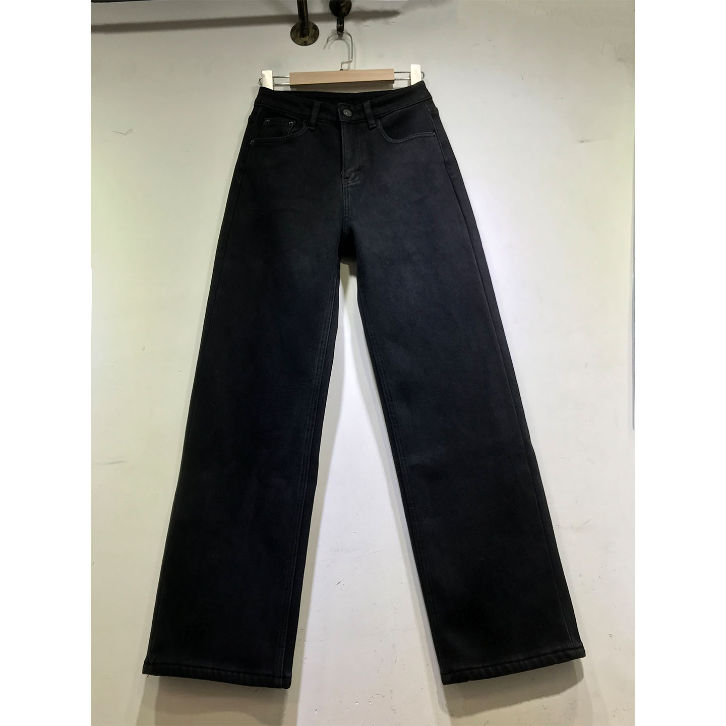 E野视角加厚复合绒直筒裤女2025冬季牛仔长裤黑色窄版阔腿裤61063