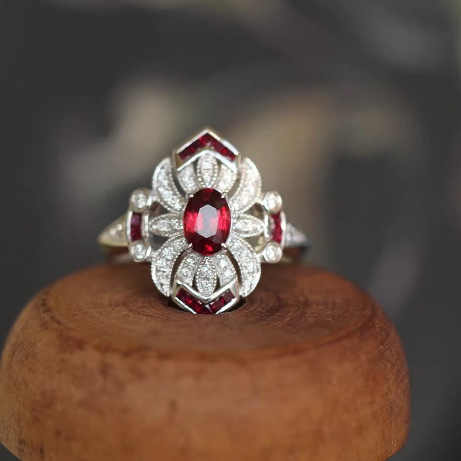 翎舞无烧鸽血红宝石18K金戒指