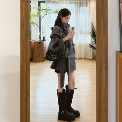 极简风立领灰色毛呢外套