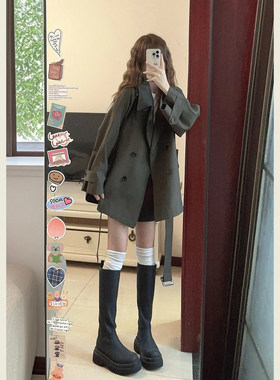 复古橄榄绿翻领双排扣呢子大衣