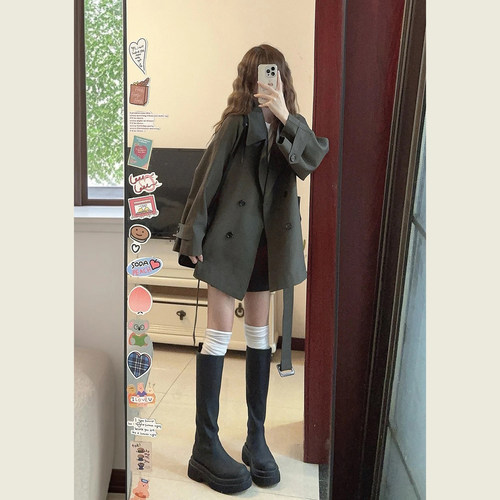 复古橄榄绿翻领双排扣呢子大衣
