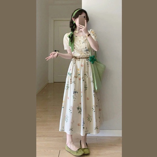法式杏色碎花圆领短袖连衣裙