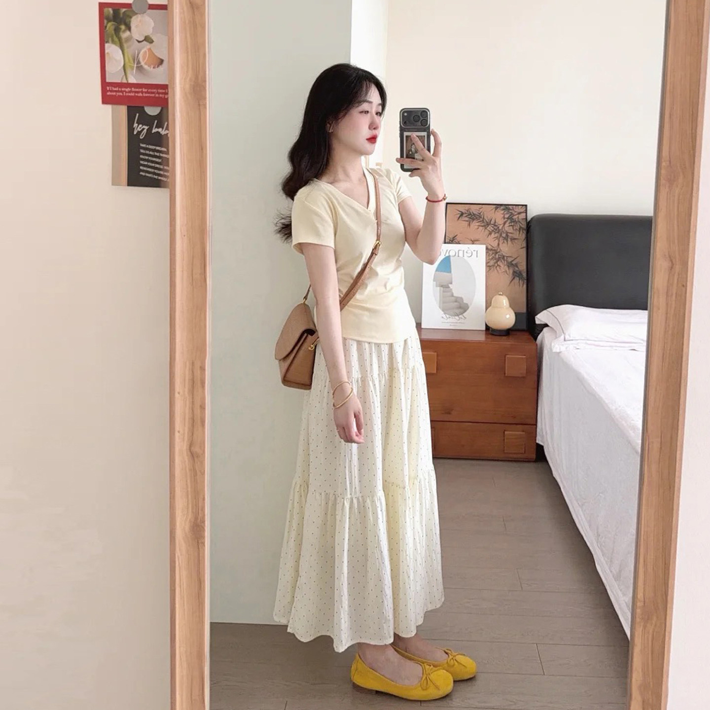 甜美温柔风减龄休闲套装女夏季奶黄色短袖V领T恤波点半身裙两件套