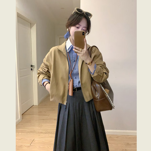 韩系学院风卡其色翻领外套