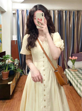 清仓！温柔风黄色连衣裙女夏季法式泡泡袖V领收腰显瘦长裙