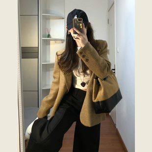 卡其色复古毛呢西装外套女秋冬新款高级感小个子廓形气质西服上衣