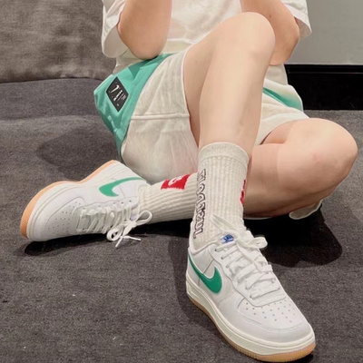 NIKE/耐克女子空军一号运动板鞋