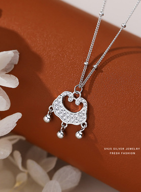 s925纯银吉祥长命锁母亲节项链女本命年国风复古福牌微镶锆锁骨链