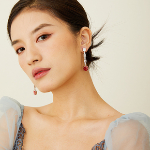 法式轻奢高级感冰花切方钻红色黄粉晚礼服耳饰方圆脸耳环长耳坠女