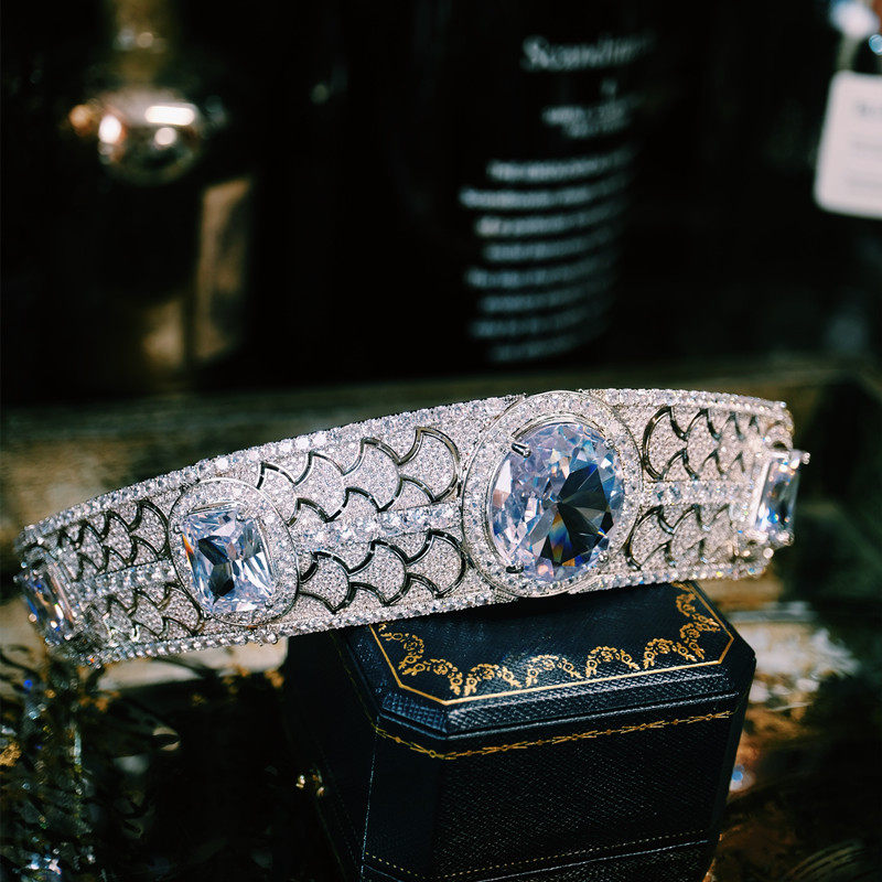 高端奢华大气高级感皇冠头饰公主新娘主婚纱欧式皇室复古王冠复刻