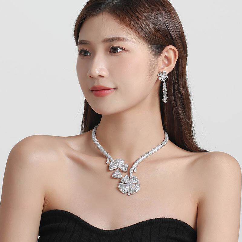 重工奢华大气2025新款四叶草花项链女士时尚夸张气质高级感项圈女