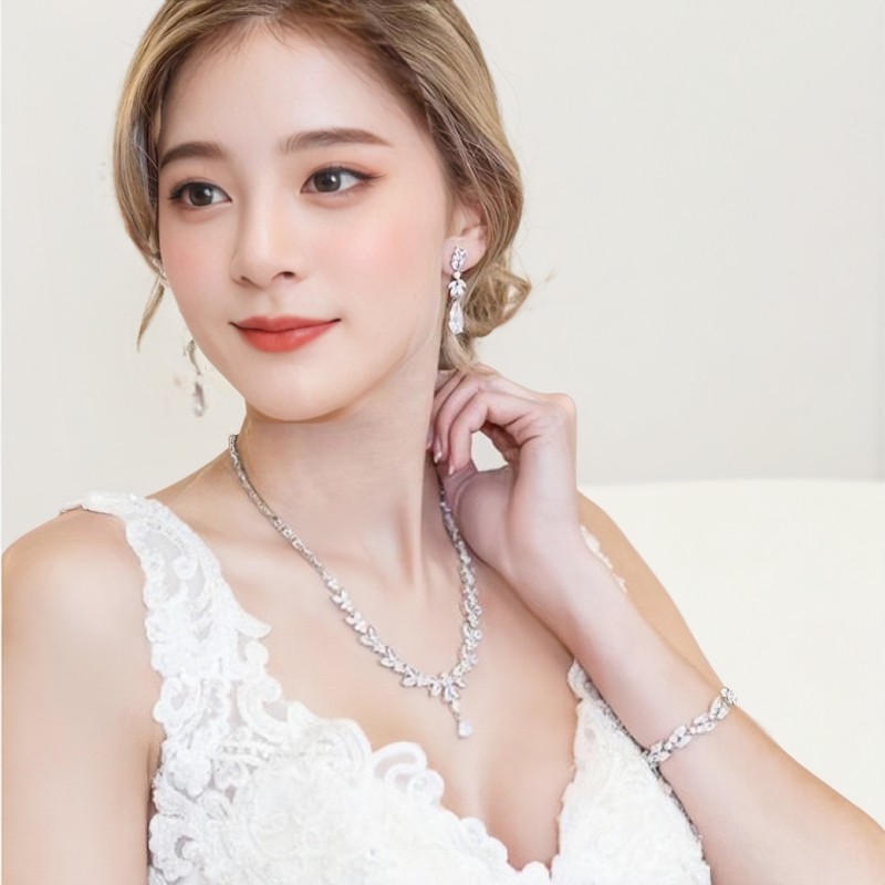 法式轻奢新娘名媛晚礼服主婚纱项链女高级感精致结婚礼物耳环套装