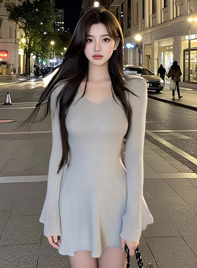 新品春秋装新款洋气女装V领低领甜辣妹喇叭袖连衣裙A字短裙针织裙