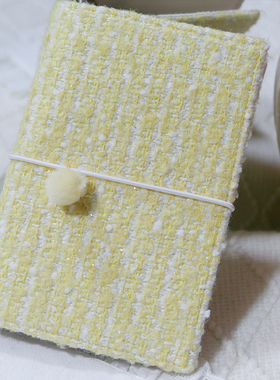 躲在耳里|限量毛呢活页|奶黄色编织感精致高级氛围重工手帐本m5a7