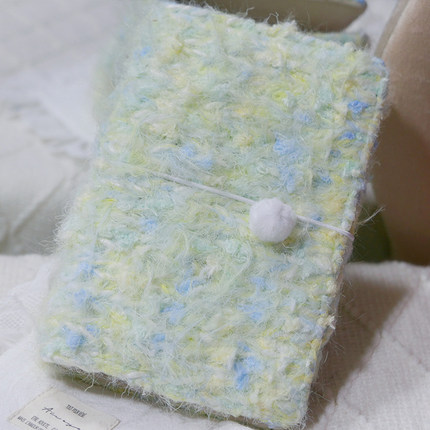 躲在耳里|手工毛线|淡雅温柔毛茸茸精致高级氛围重工手帐本m5a7