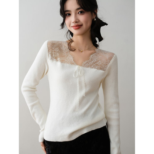 温柔蕾丝拼接蝴蝶结V领针织衫