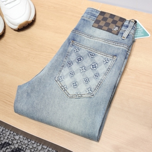 字母错误 货号8659 P175 男士春夏小直筒修身牛仔裤 终端售价248，男装牛仔裤，钱塘6008(原3014)