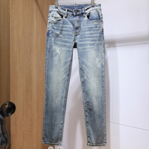 字母错误 货号2032 P190 男士春夏小直筒修身牛仔裤 终端售价268，男装牛仔裤，钱塘6008(原3014)