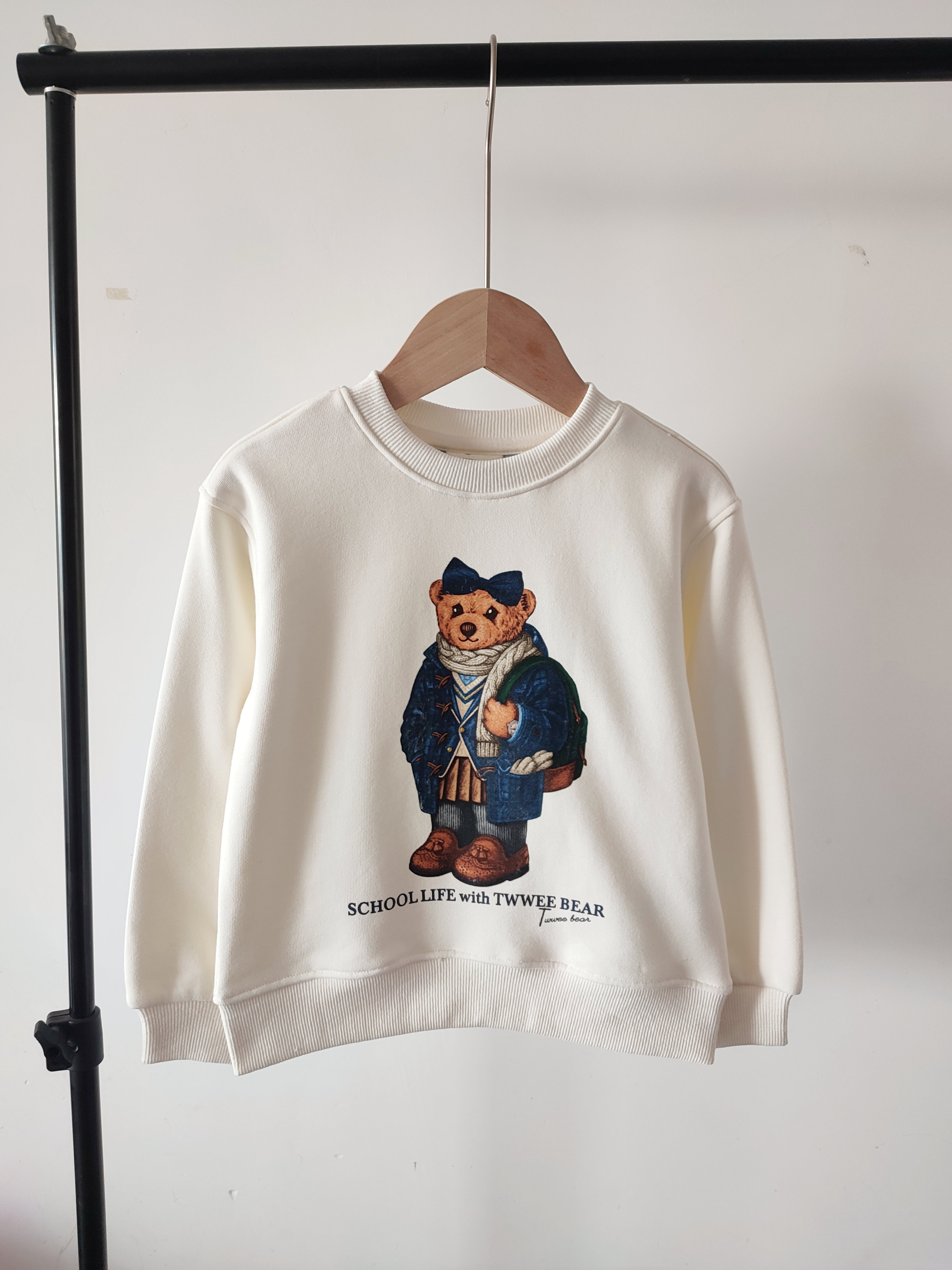 小熊童装25秋冬款女童圆领薄绒纯棉学院风卫衣中大童洋气运动上衣