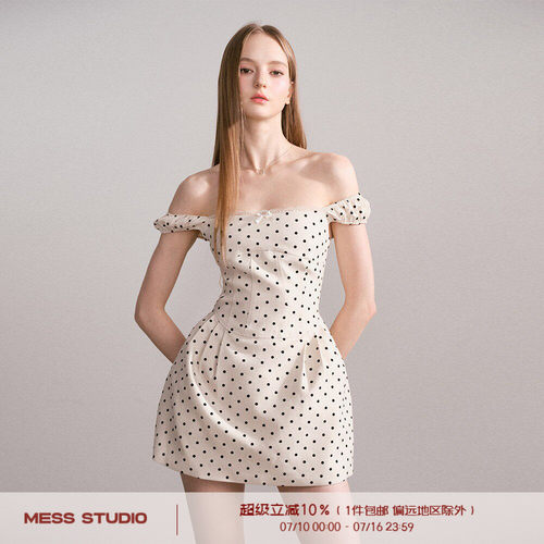 《鹦鹉梨严选》Mess Studio 短款波点收腰方领一字肩连衣裙女夏