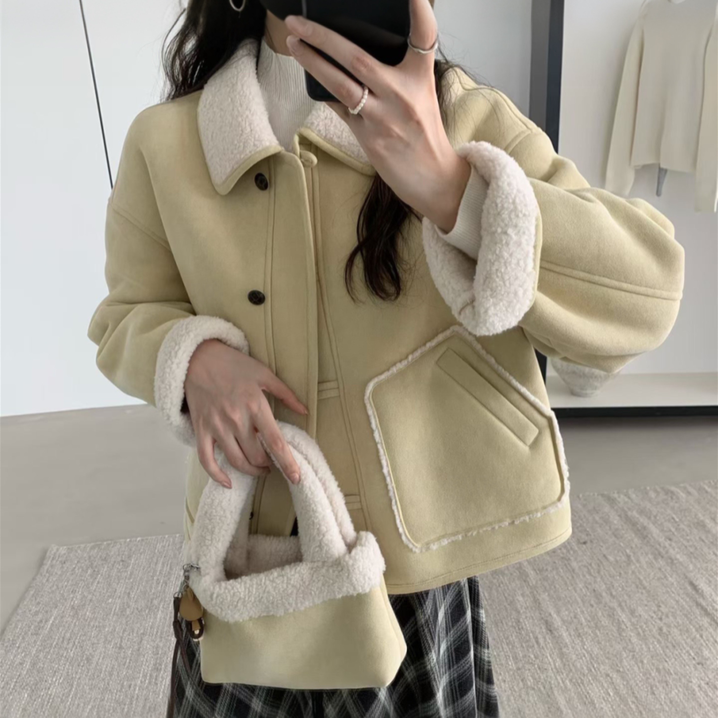 韩系减龄漂亮洋气短款鹿皮绒厚外套女秋冬季皮毛一体上衣带包包