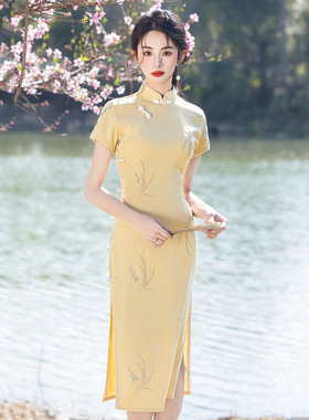 黄色高考送考国风中式长款旗袍改良年轻款2025新款女复古短袖