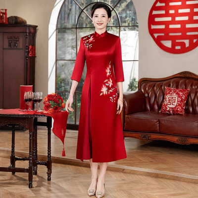 旗袍婚宴妈妈装连衣裙2025新款改良醋酸刺绣喜婆婆年轻礼服60702