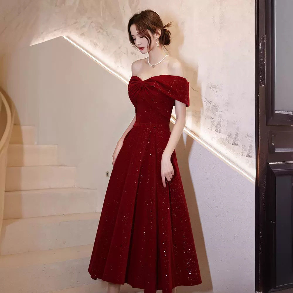 敬酒服新娘2025新款红色一字肩订婚礼服平时可穿回门连衣裙