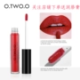 O TWO O Matte Liquid Không dính không dính không thấm nước mờ môi son bóng - Son bóng / Liquid Rouge 	son bóng artistry light up