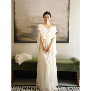轻婚纱法式 新娘简约森系白色迎宾出门纱气质绝美小众订婚宴会礼服