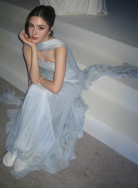 抹胸蓝色高级感晚礼服生日成人礼轻奢简约小众新娘订婚晨袍礼服