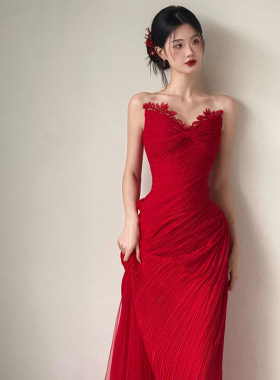 红色抹胸轻奢高级感新娘结婚敬酒服订婚宴会回门小众鱼尾礼服裙