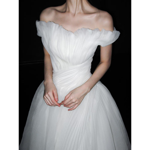 轻婚纱一字肩法式超仙新款主纱高级感森系小众结婚迎宾出门纱礼服