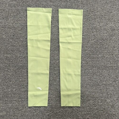安踏正品 男女夏季户外出行亲肤透气时尚百搭运动冰袖1824551581