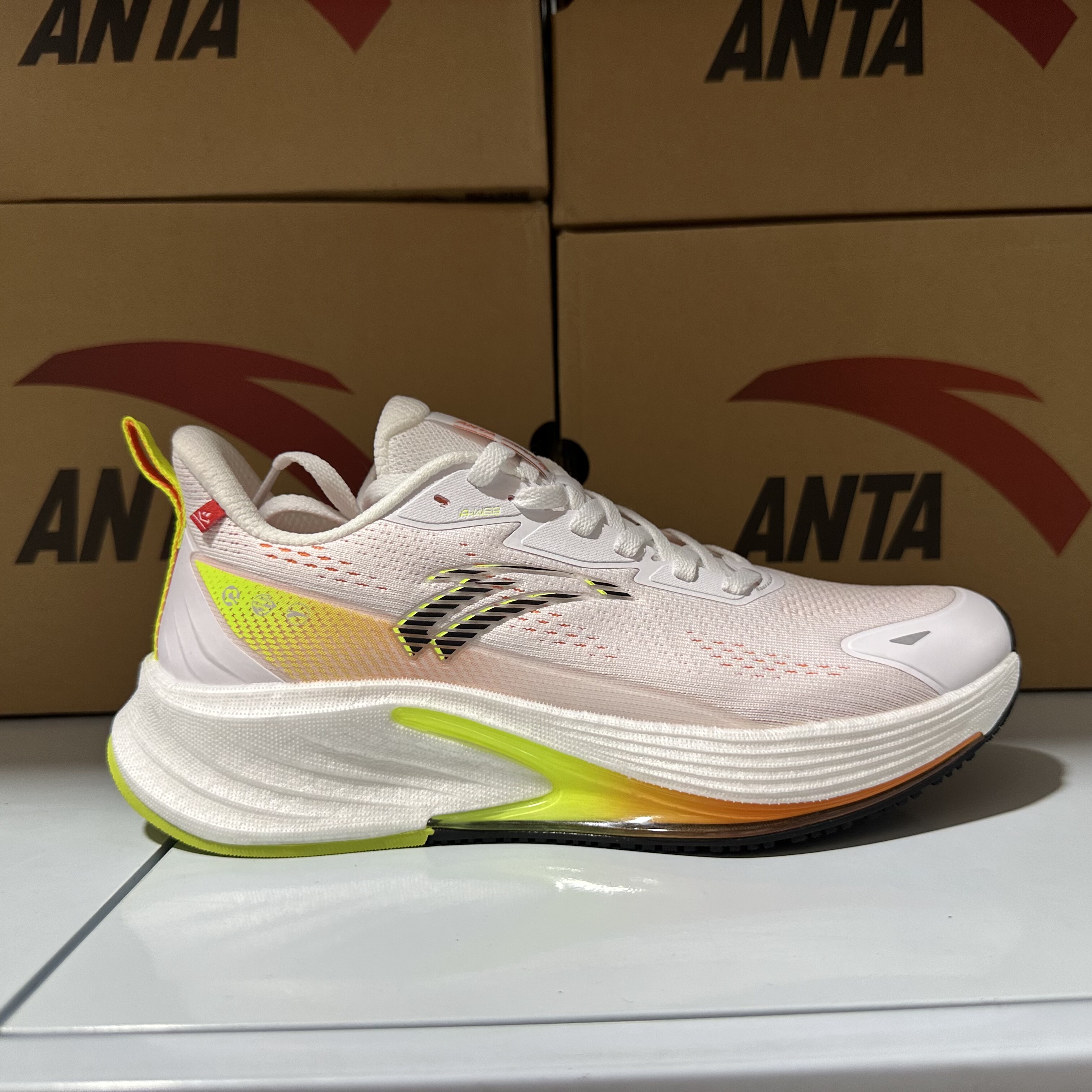 安踏火箭6代新款透气防泼水耐磨防滑竞速跑鞋男子运动鞋112445581